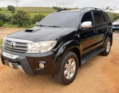 TOYOTA HILUX SW4 3.0 SRV 4X4 7 LUGARES 16V TURBO INTERCOOLER DIESEL 4P AUTOMÁTICO TOYOTA HILUX SW4 3.0 SRV 4X4 7 LUGARES 16V TURBO INTERCOOLER DIESEL 4P AUTOMÁTICO