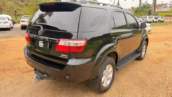 TOYOTA-HILUX SW4-2010