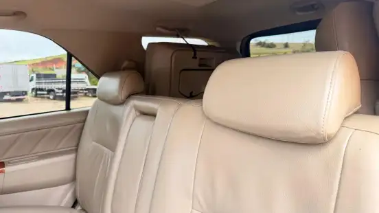 TOYOTA-HILUX SW4-2010