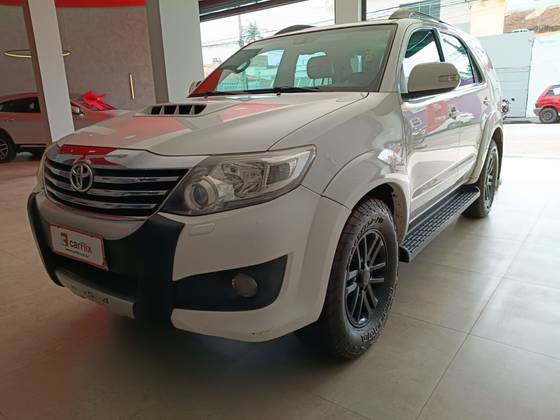 TOYOTA HILUX SW4 3.0 SRV 4X4 16V TURBO INTERCOOLER DIESEL 4P AUTOMÁTICO