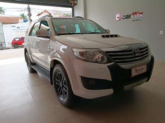 TOYOTA-HILUX SW4-2012