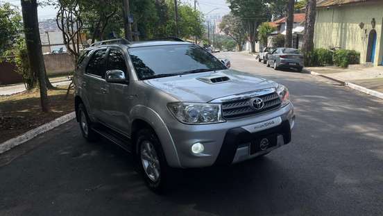 TOYOTA-HILUX SW4-2010