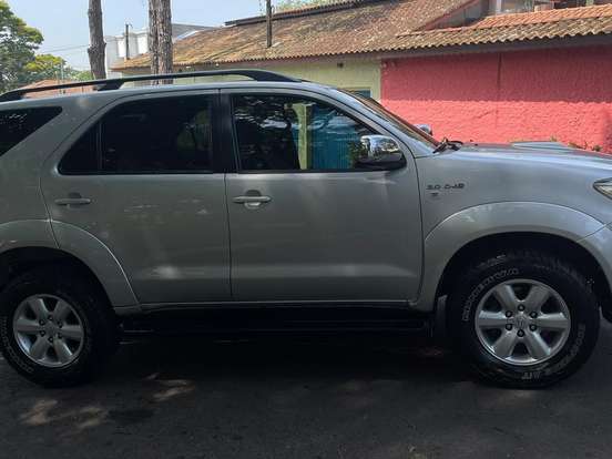 TOYOTA-HILUX SW4-3.0 SRV 4X4 7 LUGARES 16V TURBO INTERCOOLER DIESEL 4P AUTOMÁTICO TOYOTA-HILUX SW4-2010