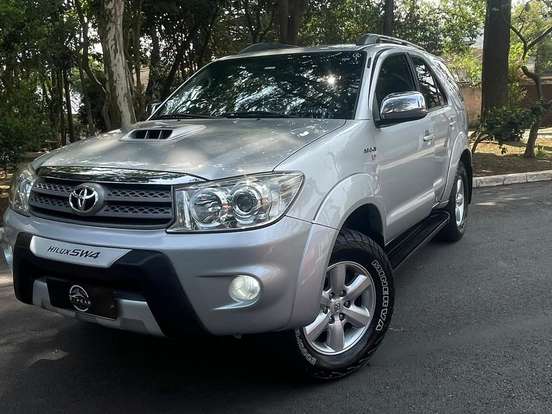 TOYOTA-HILUX SW4-3.0 SRV 4X4 7 LUGARES 16V TURBO INTERCOOLER DIESEL 4P AUTOMÁTICO TOYOTA-HILUX SW4-2010