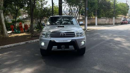 TOYOTA-HILUX SW4-2010