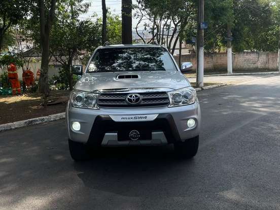 TOYOTA-HILUX SW4-3.0 SRV 4X4 7 LUGARES 16V TURBO INTERCOOLER DIESEL 4P AUTOMÁTICO TOYOTA-HILUX SW4-2010