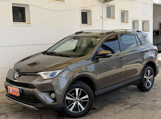 TOYOTA-RAV4-2018