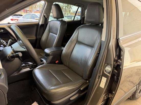 TOYOTA-RAV4-2018