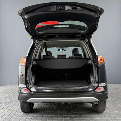TOYOTA-RAV4-2018