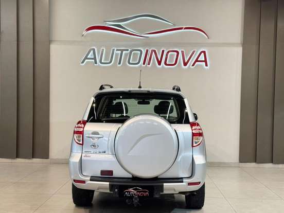 TOYOTA-RAV4-2010