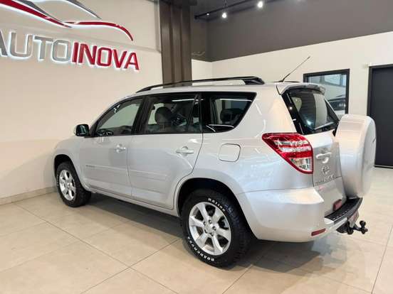 TOYOTA-RAV4-2010