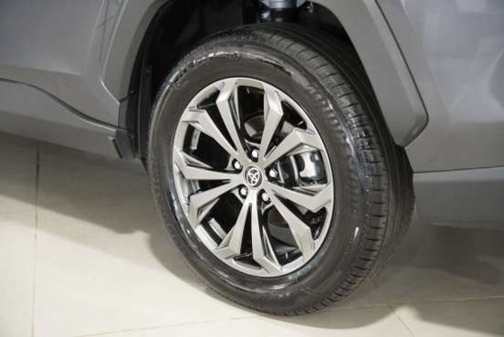 TOYOTA-RAV4-2025