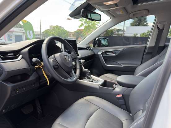 TOYOTA-RAV4-2025