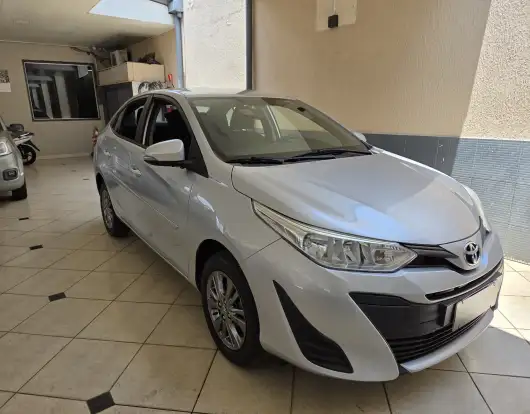 TOYOTA-YARIS-2019