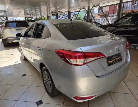 TOYOTA-YARIS-2019