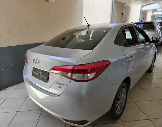 TOYOTA-YARIS-2019