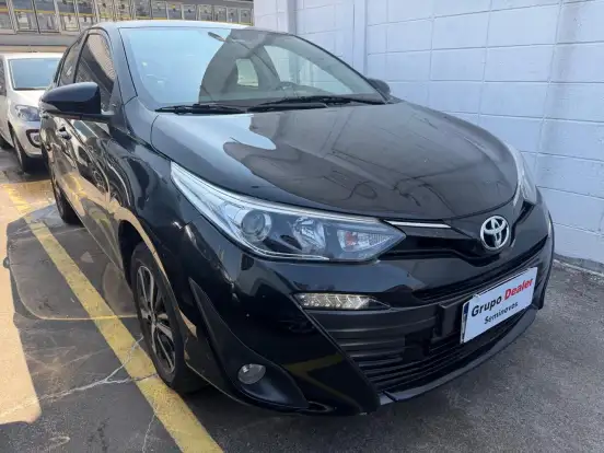 TOYOTA-YARIS-2021