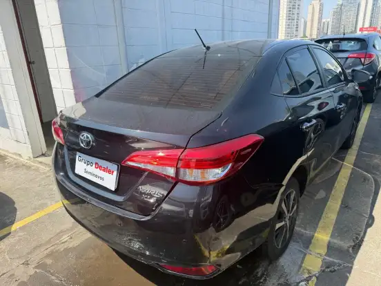 TOYOTA-YARIS-2021
