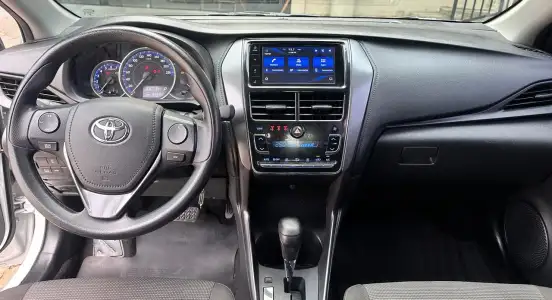 TOYOTA-YARIS-2024