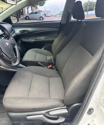 TOYOTA-YARIS-2024