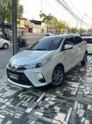 TOYOTA-YARIS-2023