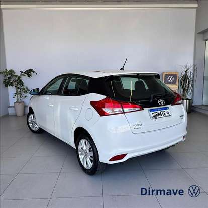 TOYOTA-YARIS-2018