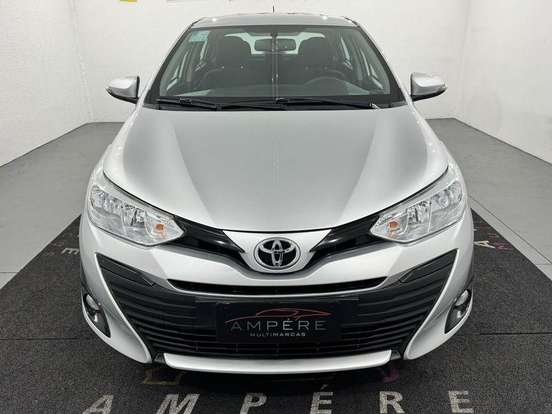 TOYOTA-YARIS-2018