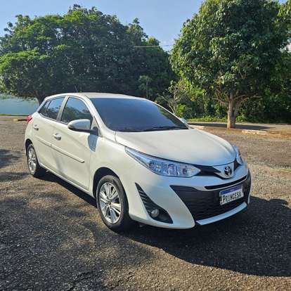 TOYOTA-YARIS-2018