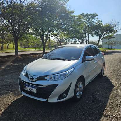 TOYOTA-YARIS-2018