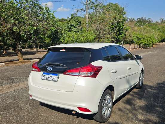 TOYOTA-YARIS-1.3 16V FLEX XL MULTIDRIVE TOYOTA-YARIS-2018