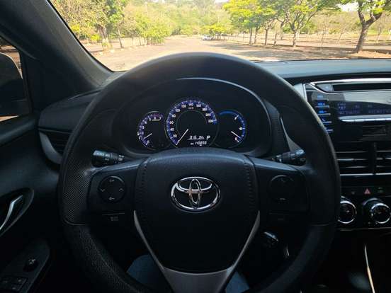 TOYOTA-YARIS-1.3 16V FLEX XL MULTIDRIVE TOYOTA-YARIS-2018