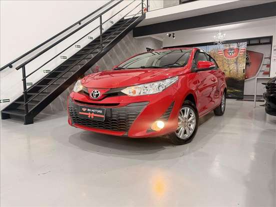 TOYOTA-YARIS-2019