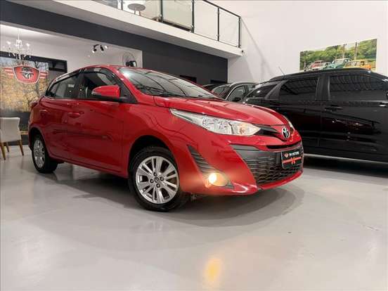 TOYOTA-YARIS-2019