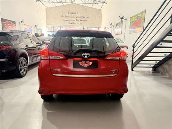 TOYOTA-YARIS-2019