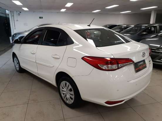 TOYOTA-YARIS-2020