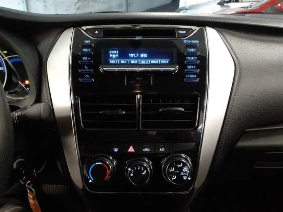 TOYOTA-YARIS-2020