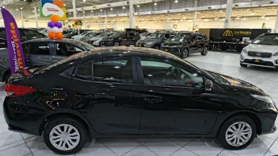TOYOTA-YARIS-2024