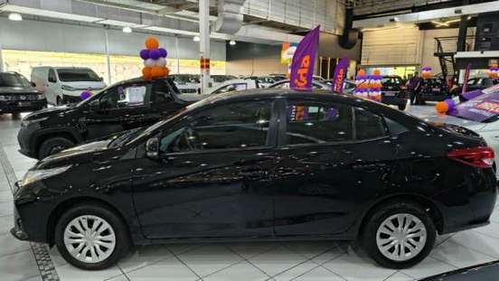 TOYOTA-YARIS-2024