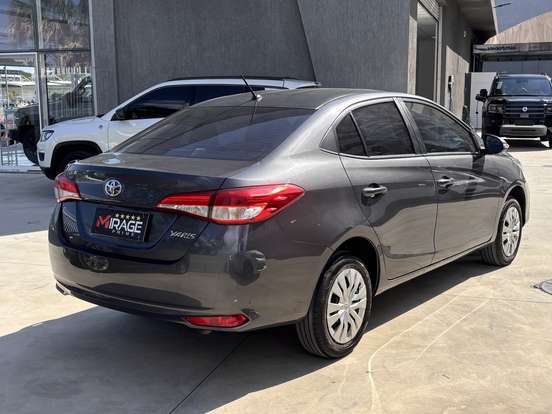 TOYOTA-YARIS-2024