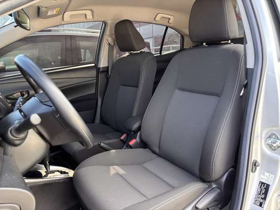 TOYOTA-YARIS-2024