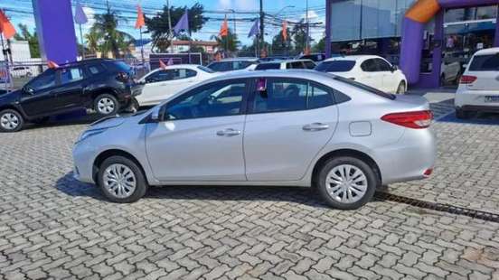 TOYOTA-YARIS-2024