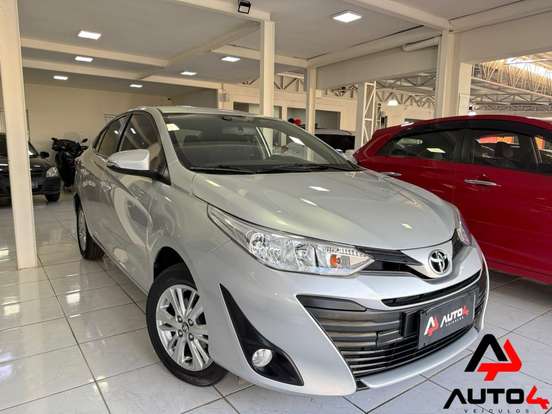 TOYOTA-YARIS-2019