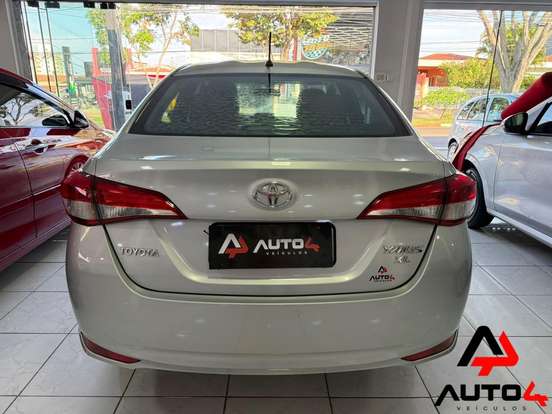 TOYOTA-YARIS-2019
