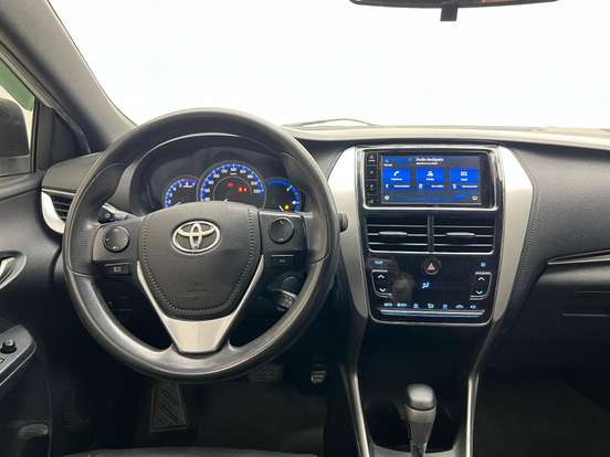 TOYOTA-YARIS-2020