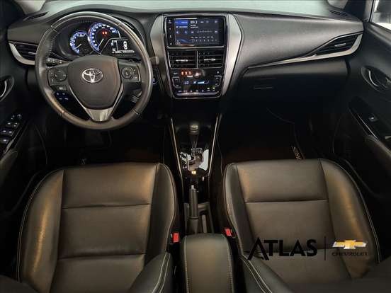 TOYOTA-YARIS-2022