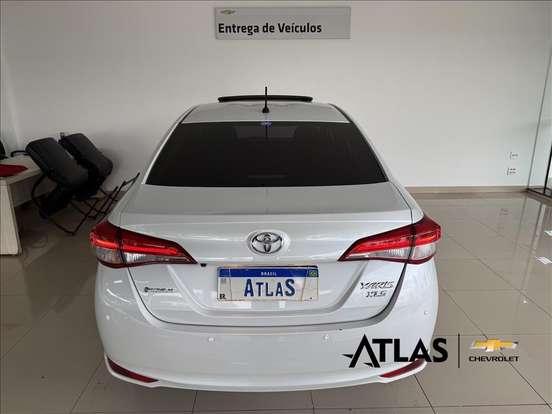 TOYOTA-YARIS-2022