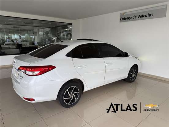 TOYOTA-YARIS-2022