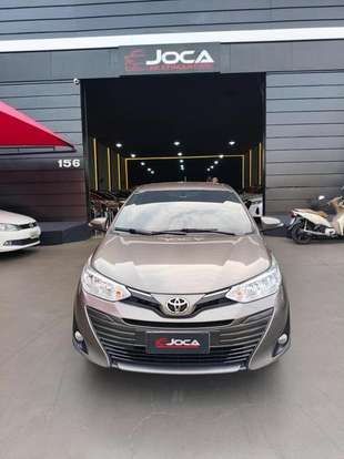 TOYOTA-YARIS-2019