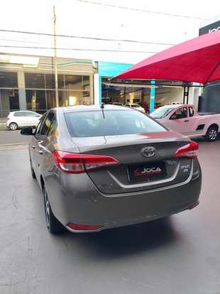 TOYOTA-YARIS-2019