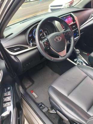 TOYOTA-YARIS-2019